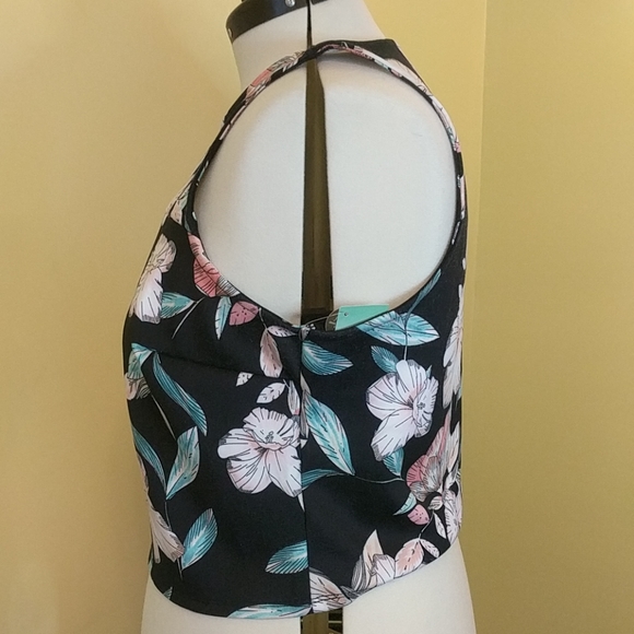 Decree hibiscus floral cut out crop top NWT Jrs + - Picture 2 of 6
